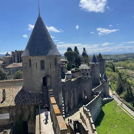 Proche Carcassone Avec Salle De Bain Et Wc Privee Piscine Salon Et Kitchenette Partages Avec Voyageurs